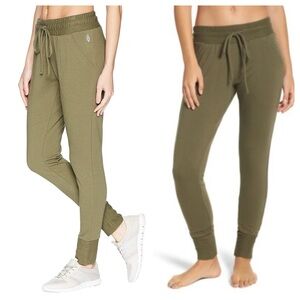 Free People Movement sunny skinny jogger sweatpants XL EUC olive green yoga